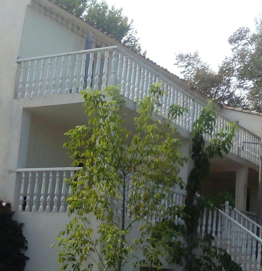 Au Pays Du Ventoux Bed & Breakfast Le Thor Eksteriør bilde