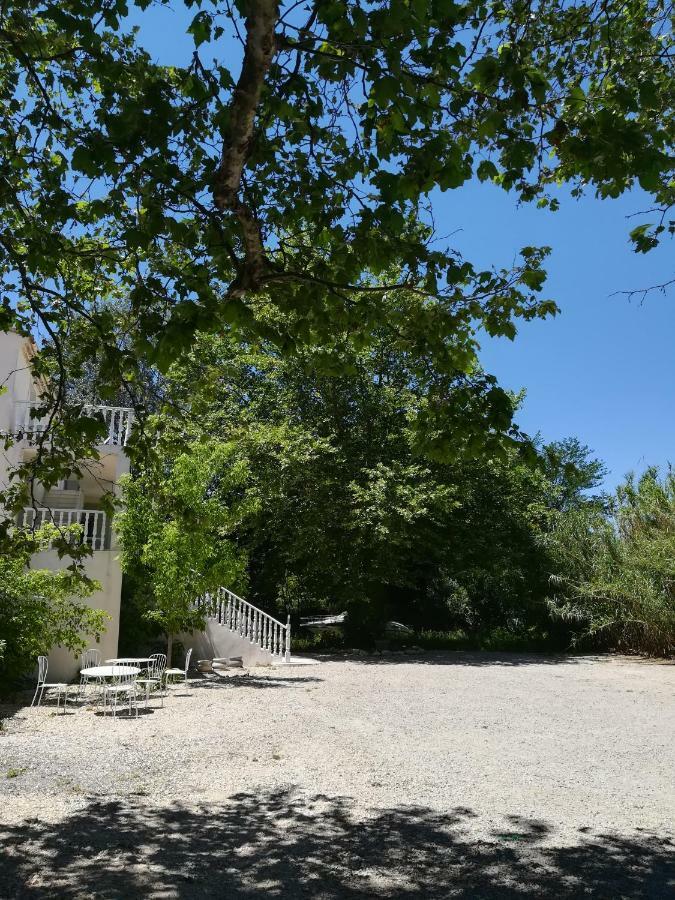 Au Pays Du Ventoux Bed & Breakfast Le Thor Eksteriør bilde
